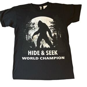 Black Graphic T-Shirt Bigfoot Sasquatch Design 100% Cotton NWT